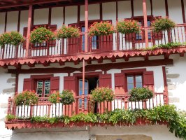 Agaramontea etxea, Bera