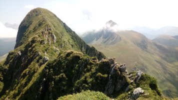 Sardekagaña (1893m) ekialdeko tontorrerako gandorra (arriskutsua!!)