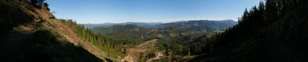 Argiñaoko Atxaren magaletik ipar-ekialdera ikuspegia