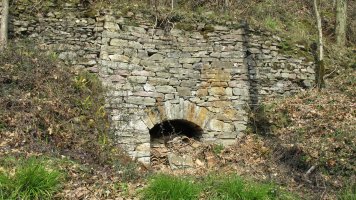 Karobia errepide bazterrean, Zubieta