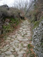 Harrizko estrataren beste pasarte bat Irazabalgo bidean