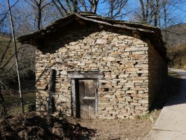 Borda bide bazterrean, Zubieta aldean