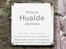Hualde jauregia, Erratzu-Baztan