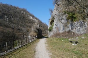 Leitzarango trenbide zaharra, orain bidegorri