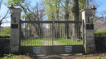 Etxauz Jauregiko sarrera pribatua, Baigorri