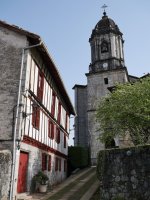 Bikarionea etxea eta San Martin eliza, Lesaka