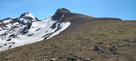 Gamueta (2329m) igoeran, Atxerito ezkerrean