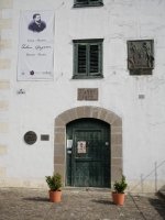 Julian Gayarreren jaiotetxea, Erronkari