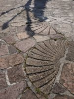 Errotarriak San Esteban elizaren atarian, Bera