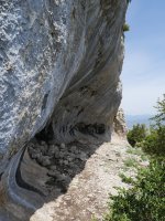 Harpea Romastacako ekialdeko hormaren oinean