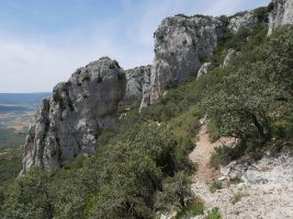 Bi arkuen arteko bidean