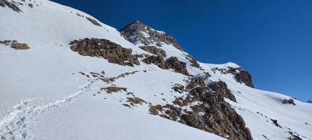 Hiru Erregeen Mahaia (2446m) hurbiltzen