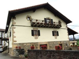 Barrendegia etxea, Artze-Donamaria