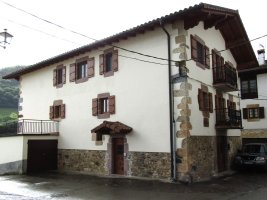 Etxetxipia etxea, Artze-Donamaria