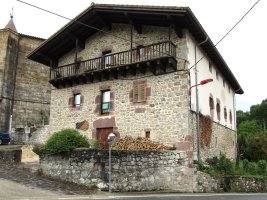 Elizetxea etxea, Uxarrea-Donamaria