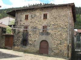 Maisterra etxea, Garde