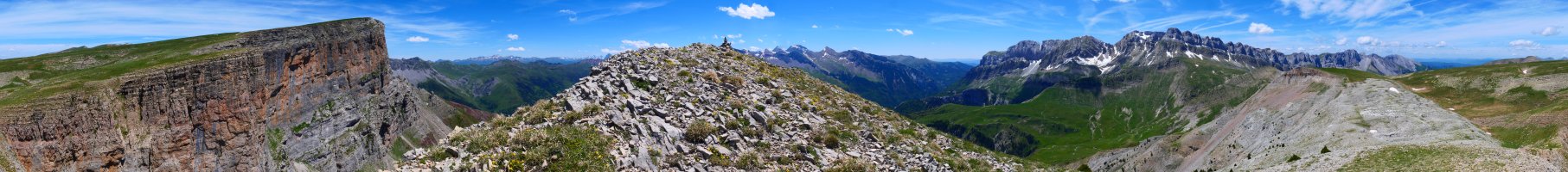 Panoramika osoa Sayéstico tontorretik