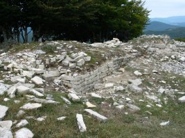 San Gregorio ermita edo San Esteban monastegiaren hondakinak 2004ko abuztuan