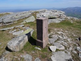 26. mugarria Larrunen