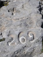 269. mugarria, Latras eta Le Pourten mendien arteko bizkarrean