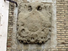 Larga kaleko 12 zenbakiko armarria, Cintruenigo