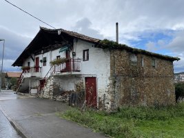 Etxebarri Baserria. Laudio (Larra)