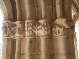 San Vicente eliza, Larunbe