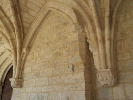 San Vicente eliza, Larunbe