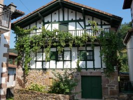 Perukiñenea, Etxalar