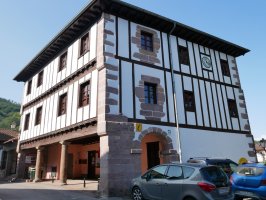 Kultur Etxea, Etxalar