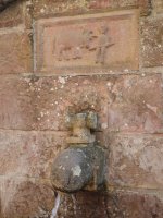 Iturria gazteluko igoeran, Amaiur