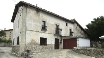 Etxea, Azazeta Arraia-Maeztu