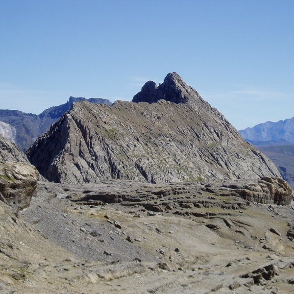 Mendebaldetik ikusita