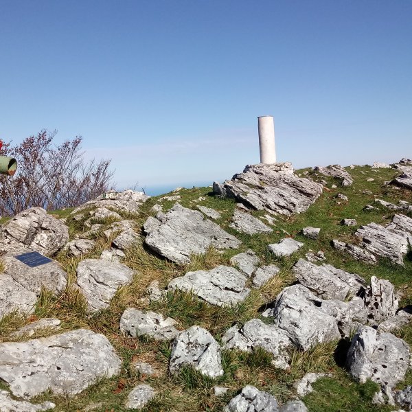 Gazume (1002m) tontorra, postontziak eta erpin geodesikoa 2