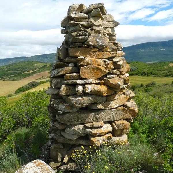 Harri pila itzela gailurrean