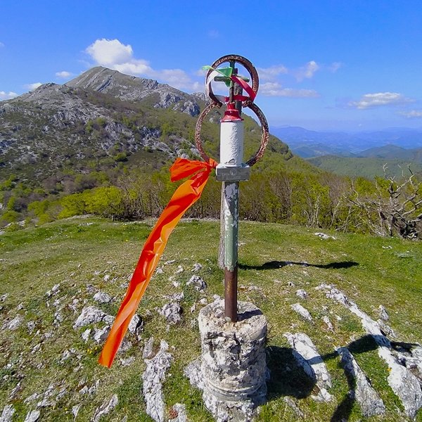 Buzoia. Atzean, Imeleku eta Aratz