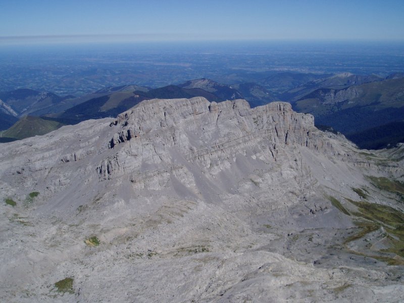 Auñamenditik ikusita