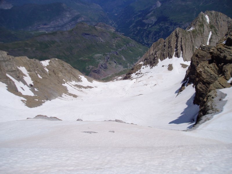 Tailloneko glaziarra eta Sarradets tontorra Hatzaren ondotik ikusita