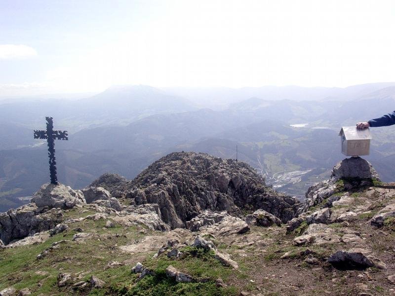 En la cima de Udalaitx