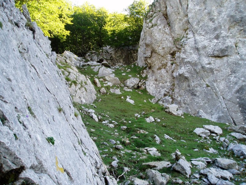 Zabalaunditik igotzen den bidearen pasarte bat