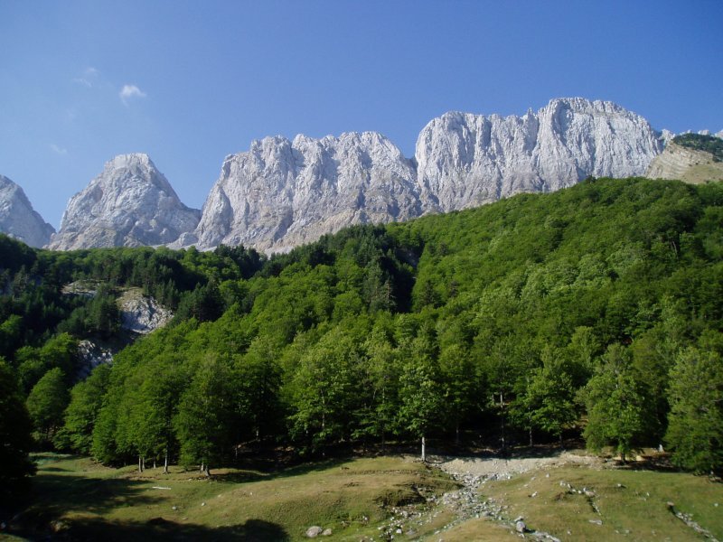 Ralla de Alano eta Atxar de Alano iparraldetik ikusita
