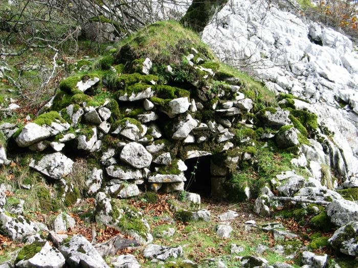 "Arkue", Hegoaldeko gandorraren hasieran (badira 2)