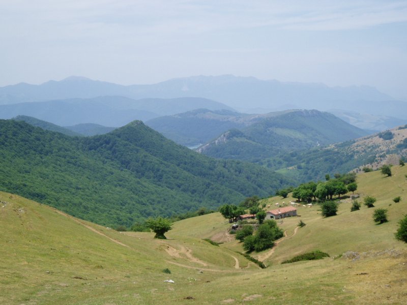 Akaitz, Akaitz Txiki eta Sastarri Errenagatik ikusita