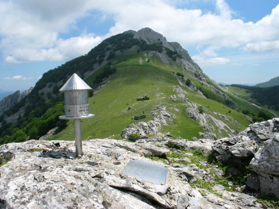 Larranoko buzoia hondoan Anboto duela