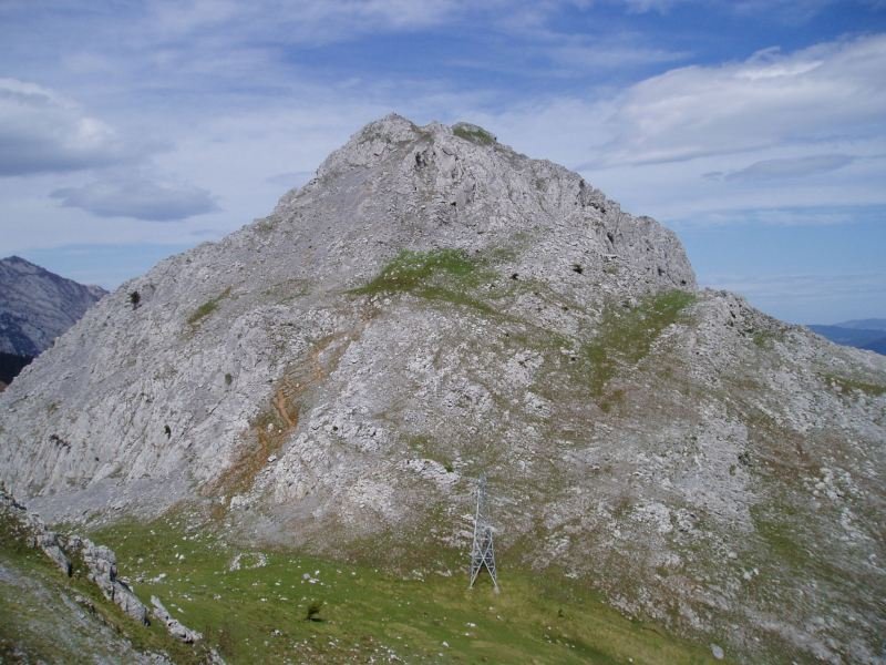 Artola lepotik Alluitzera igotzen den bidetik ikusita