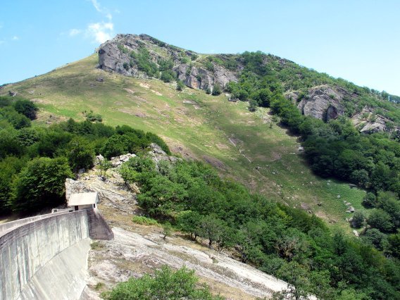 Urtegiaren presatik ikusita