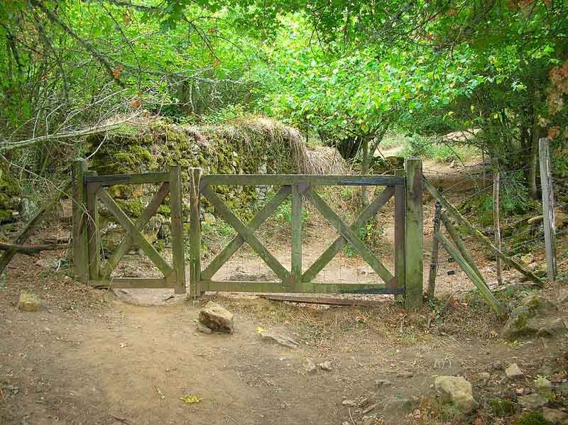 Aqu? ya da comienzo el sendero propiamente dicho.