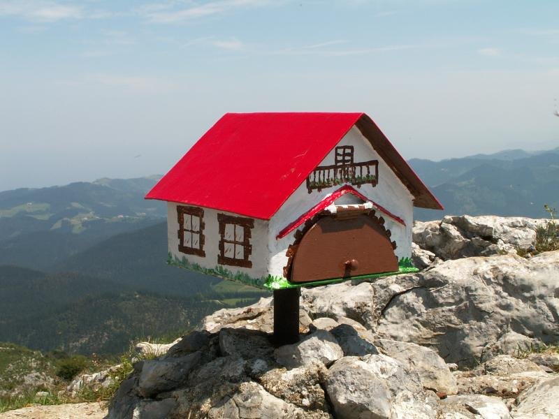 Buzoi berria / Buzón nuevo