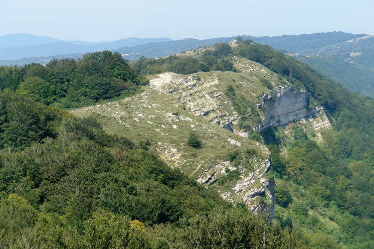 Alanguako haitzak, ekialdetik