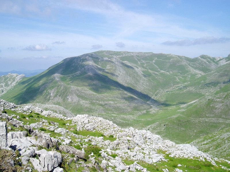 Hego-mendebaldetik ikusita